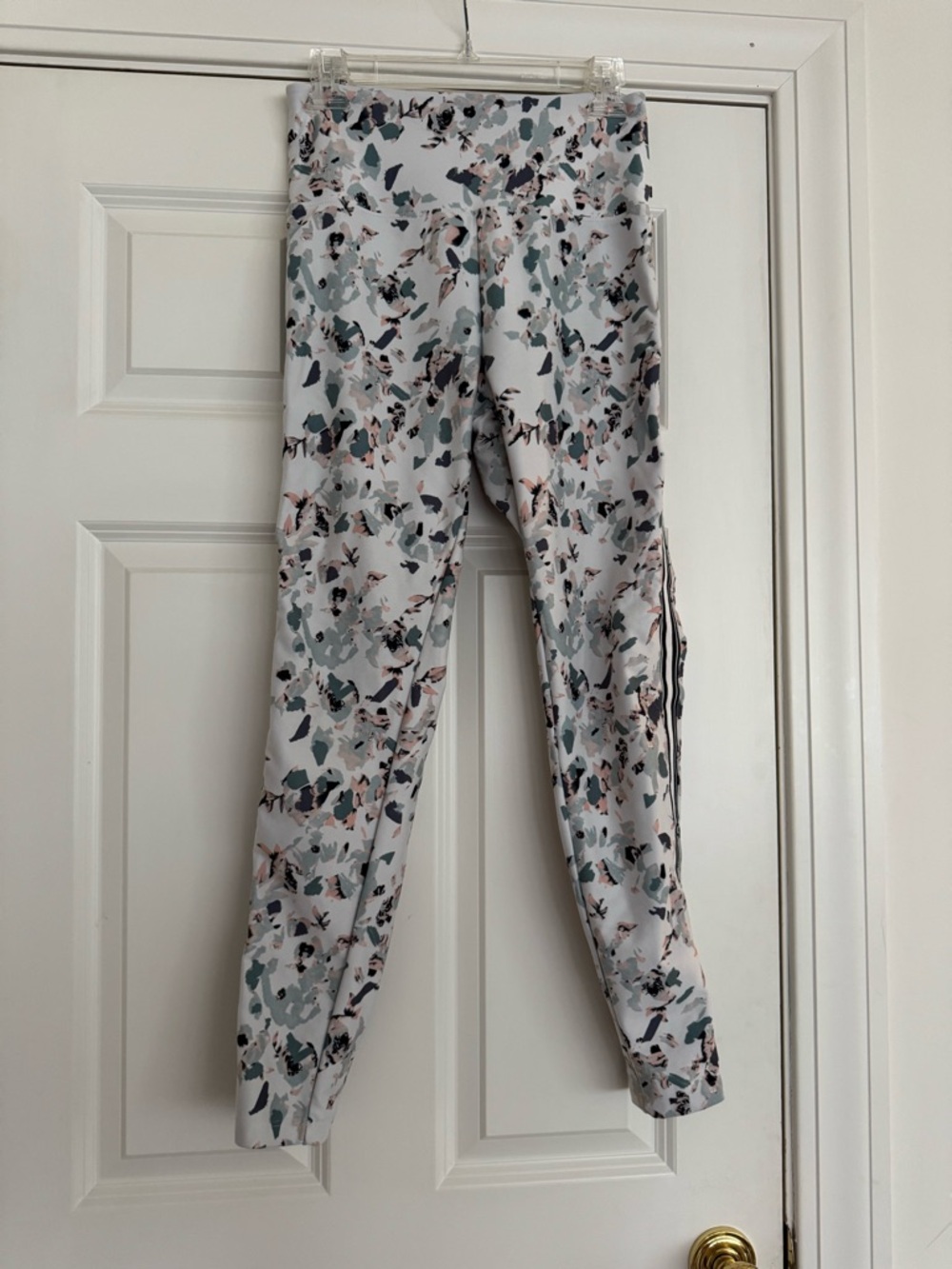 Marika Floral Abstract Print Leggings in White, Green, Pink